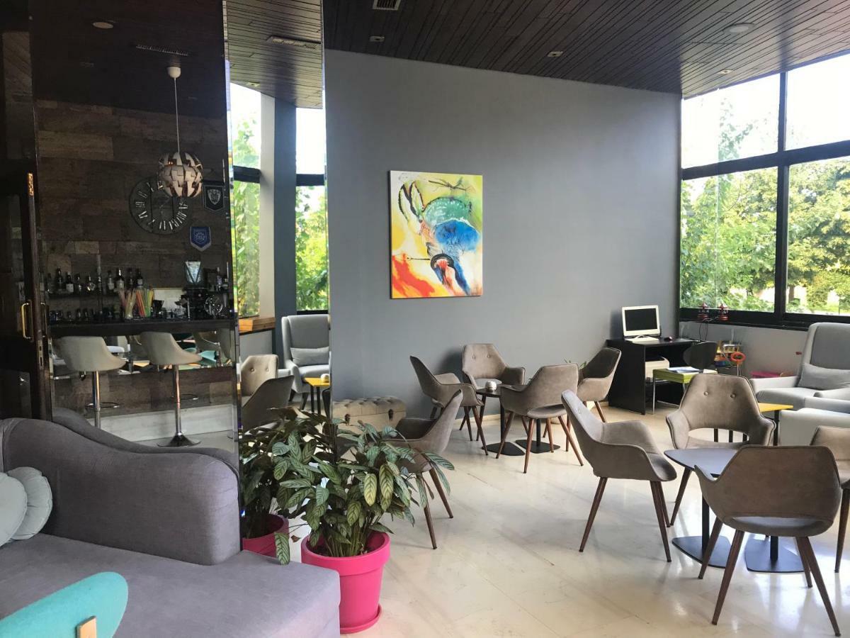 Hotel Levadia Levádeia Eksteriør bilde
